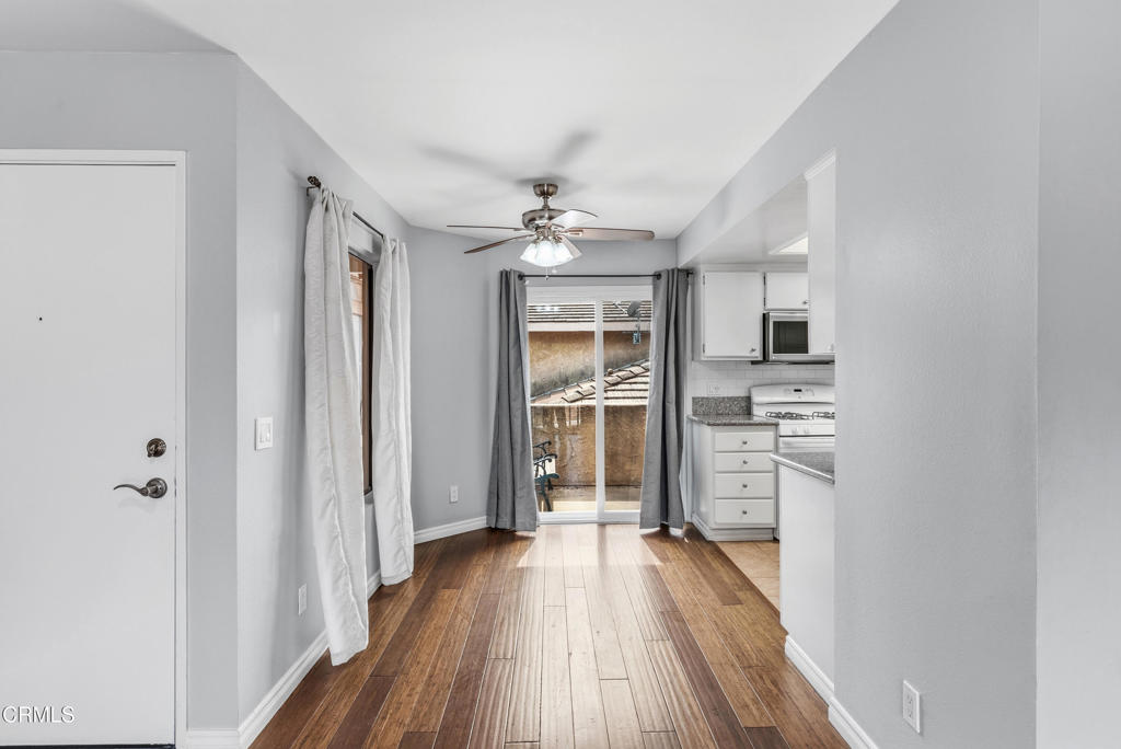 1745 Los Feliz Drive 12