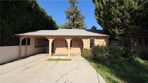 Photo of 15227 Greenleaf Street, Sherman Oaks, CA 91403 (MLS # SR25270280)