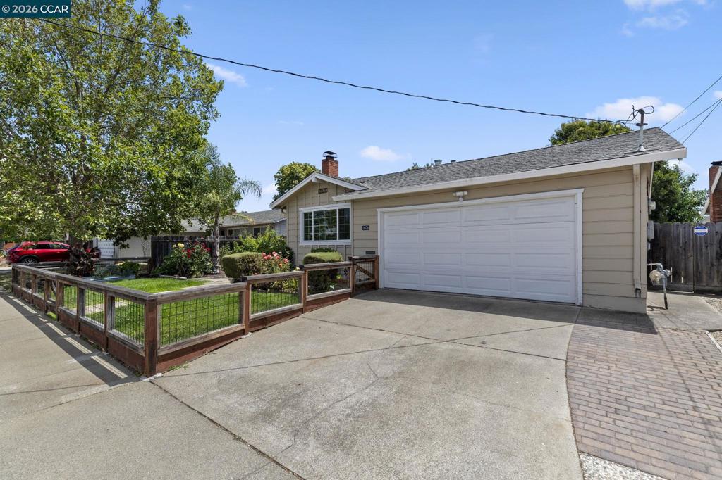 2674 E Olivera Rd