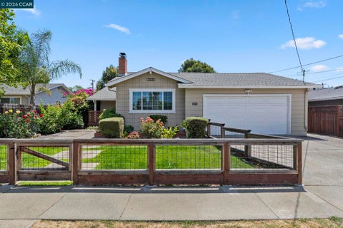 Tiny photo for 2674 E Olivera Rd Rd, Concord, CA 94519 (MLS # 41141763)