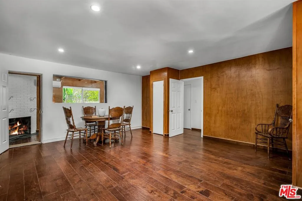 Beverly Hills, California 90210, United States, 5 Bedrooms Bedrooms, ,6 BathroomsBathrooms,Residential,Active,105037