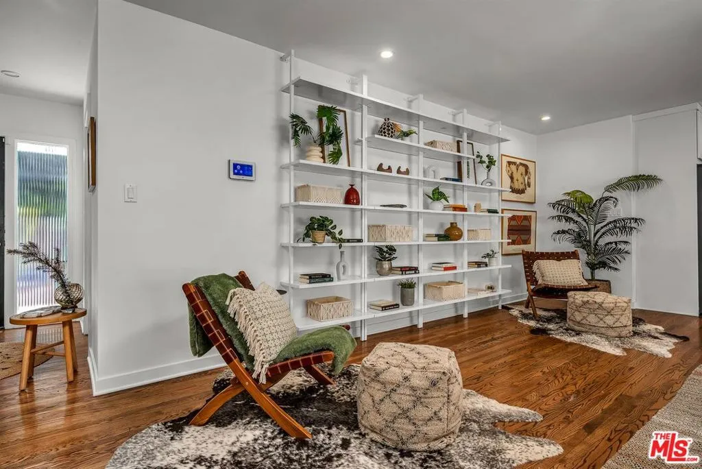 Beverly Hills, California 90210, United States, 5 Bedrooms Bedrooms, ,6 BathroomsBathrooms,Residential,Active,105037