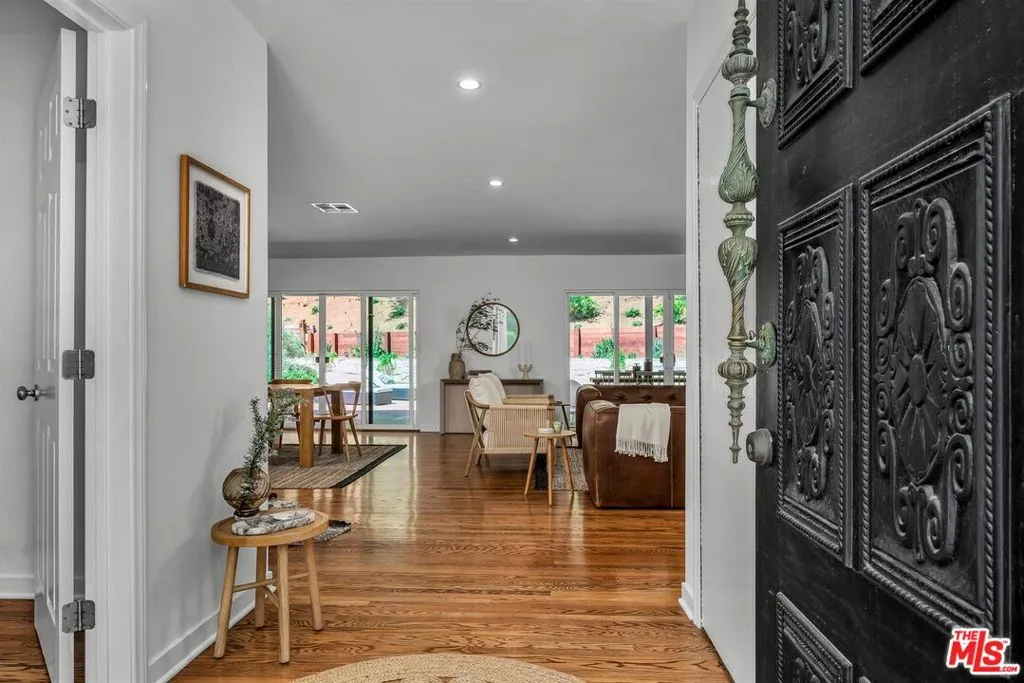 Beverly Hills, California 90210, United States, 5 Bedrooms Bedrooms, ,6 BathroomsBathrooms,Residential,Active,105037