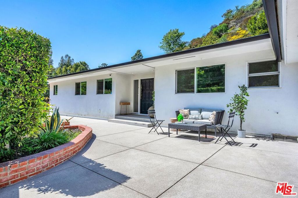 9495 Gloaming Drive