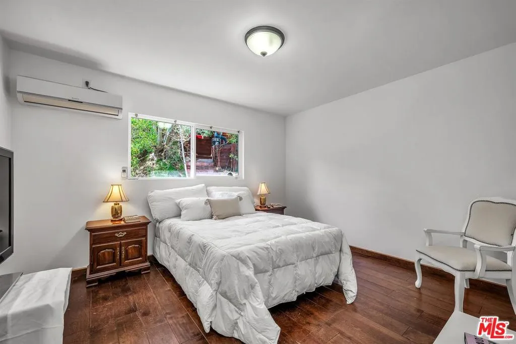 Beverly Hills, California 90210, United States, 5 Bedrooms Bedrooms, ,6 BathroomsBathrooms,Residential,Active,105037