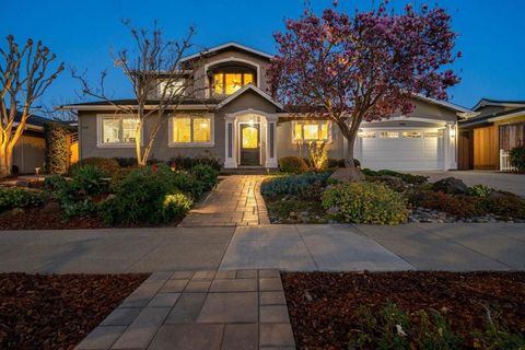 Photo of 1144 Bretmoor Way, San Jose, CA 95129 (MLS # ML82037908)