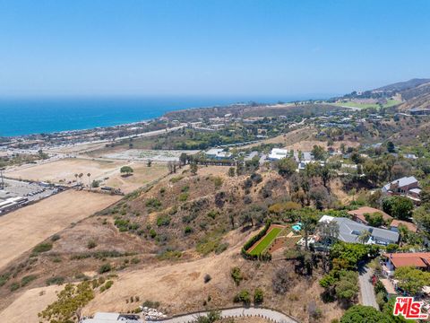 Photo of 23704 Harbor Vista Drive, Malibu, CA 90265 (MLS # 26864995)