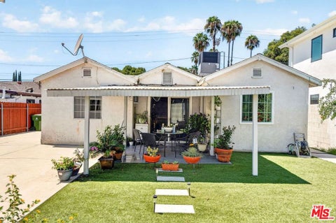 Photo of 6236 Lindley Avenue, Los Angeles, CA 91316 (MLS # 26875223)