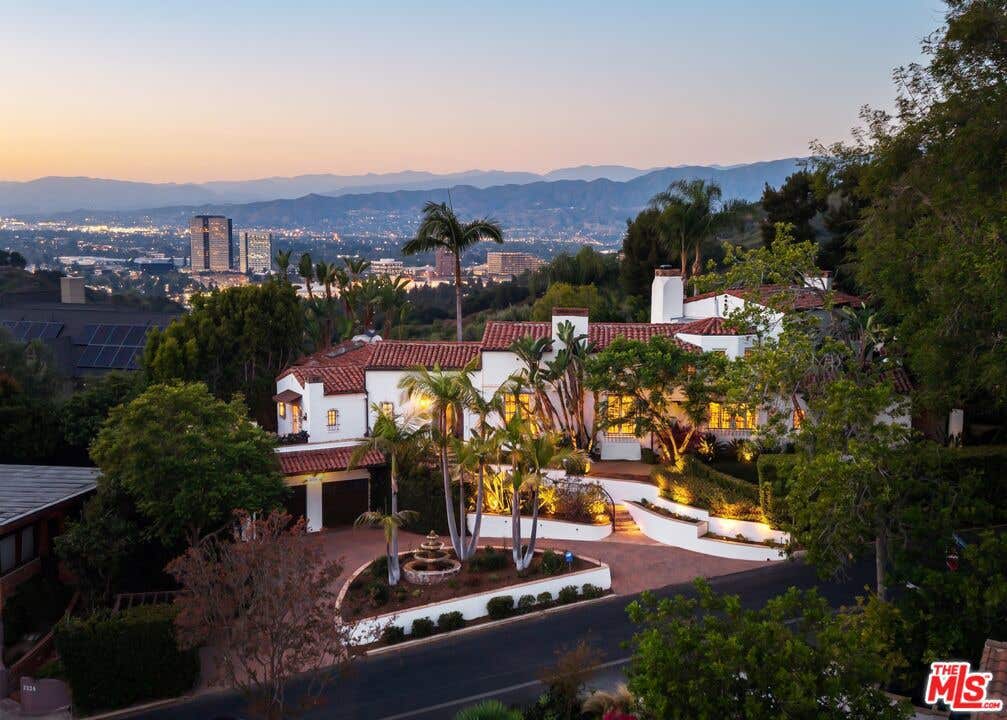Photo of 3110 La Suvida Drive, Los Angeles, CA 90068 (MLS # 26849627)