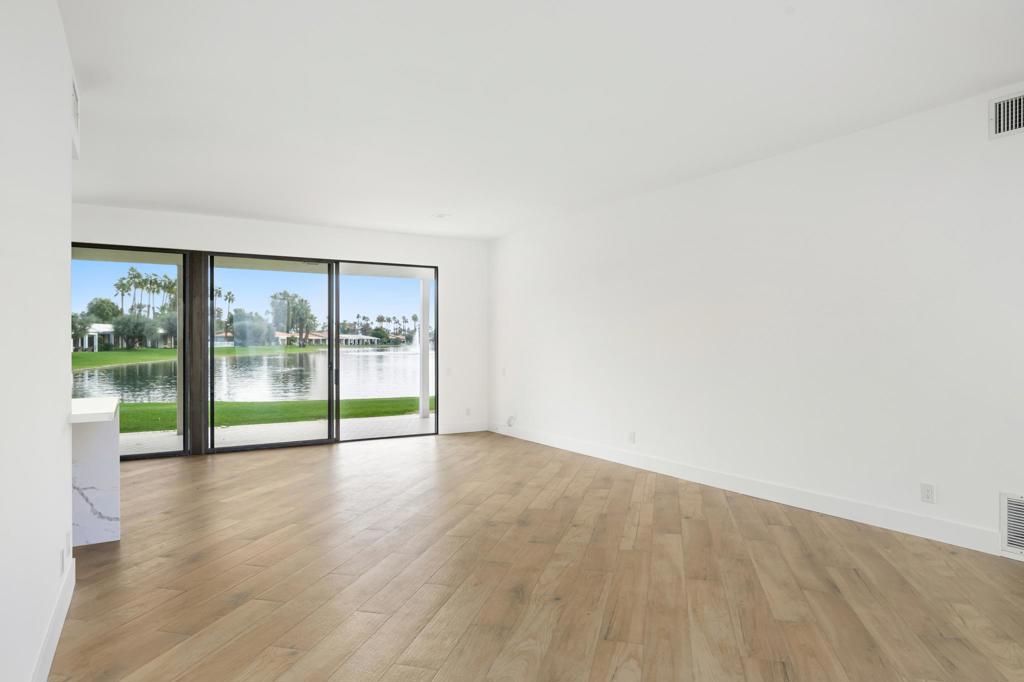 LQCC Lago La Quinta - Residential