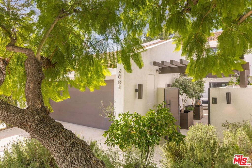 Photo of 2661 Angelo Drive, Los Angeles, CA 90077 (MLS # 25598807)