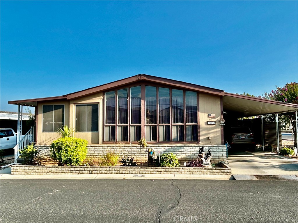 Don’t wanna miss this triple wide, 2 bedroom 2 bath home , brand new heater, huge bedrooms, big walk-in closet master has separate tub and shower home is located in linda Vista Family park . Has pool and spa barbecues tennis courts so many amenities at this mobile home park book your appointment today to see this home.