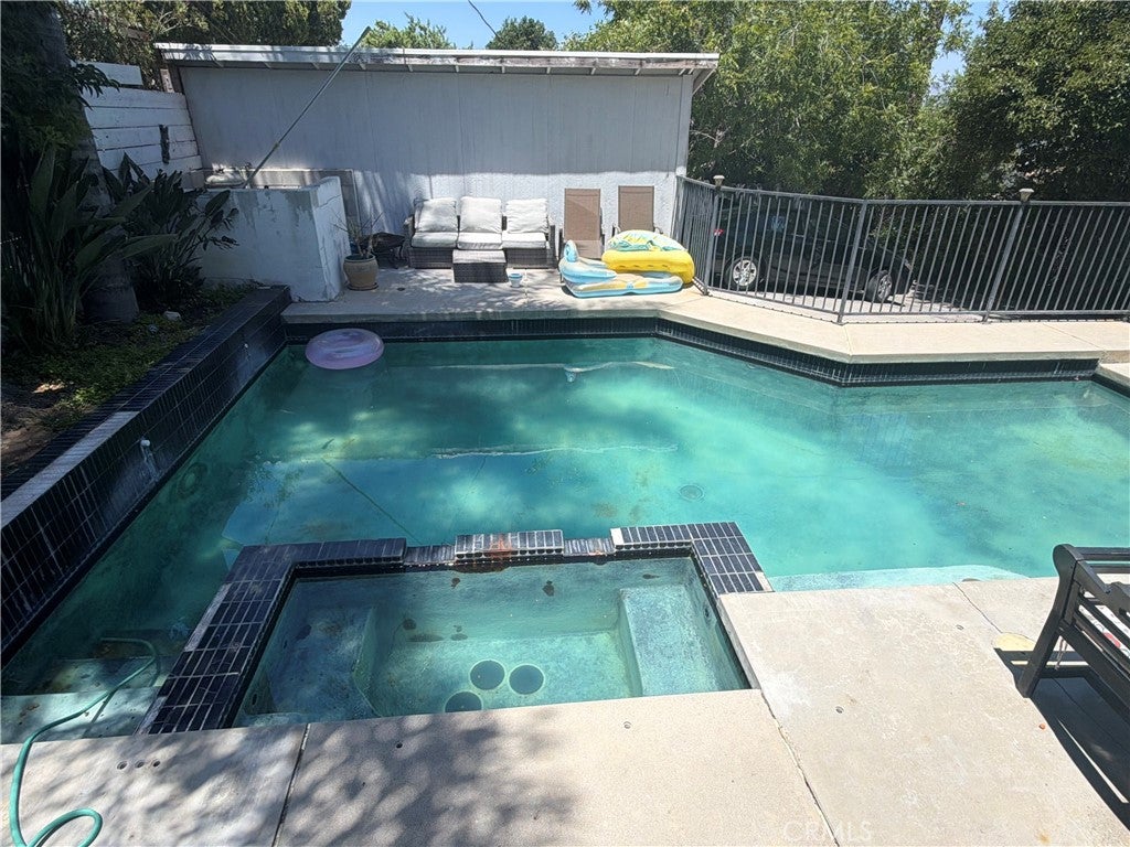 Photo of 22304 Cass AVE, Woodland Hills, CA 91364 (MLS # SR26148656)