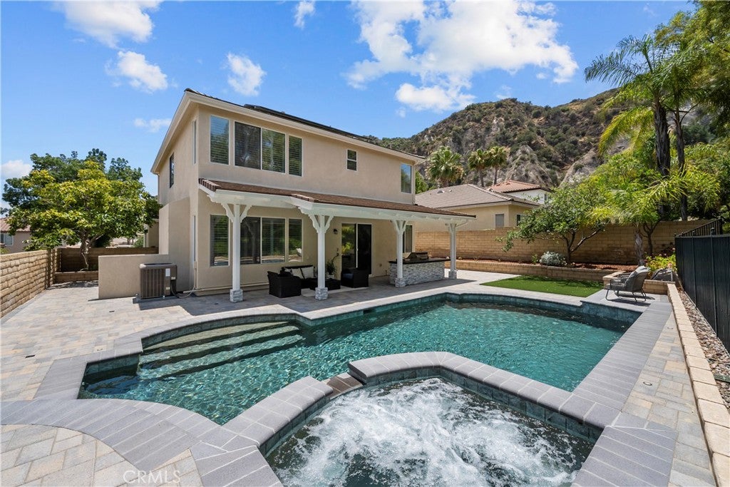 25415 Thoreau Way