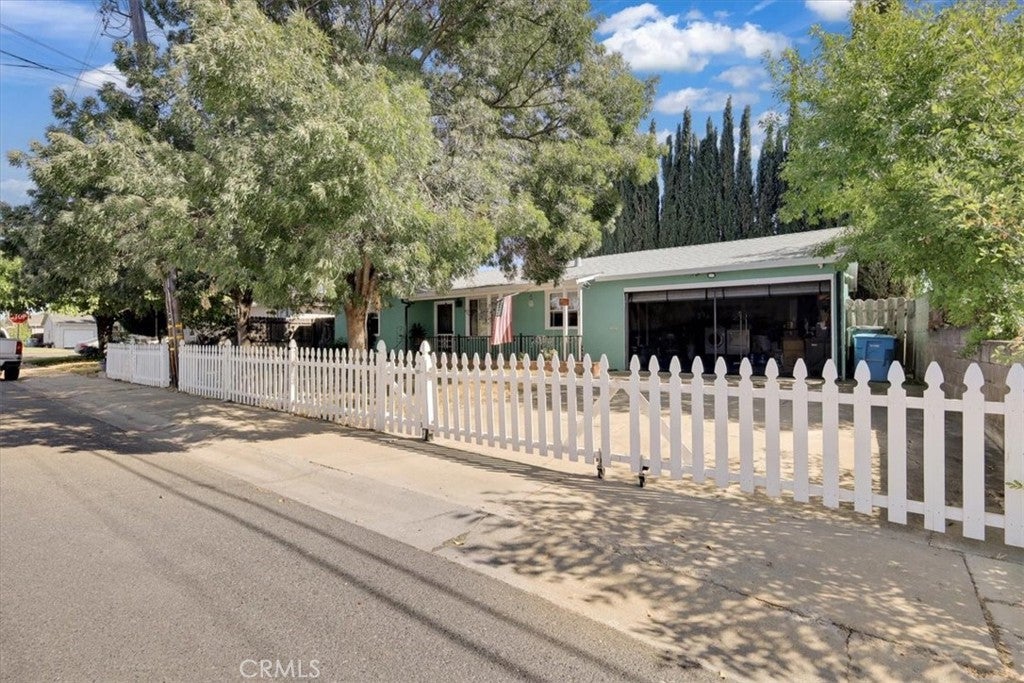 1623 Buchanan