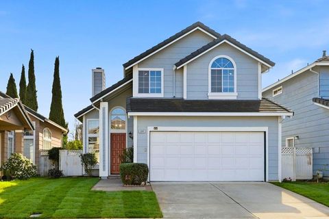 Photo of 5300 Shamrock Cmn, Fremont, CA 94555 (MLS # ML82035537)