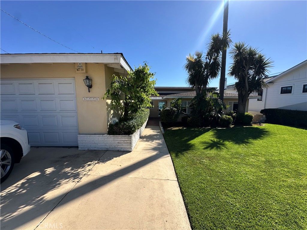 Photo of 1221 Kings Road Rd, Newport Beach, CA 92663 (MLS # NP26067442)