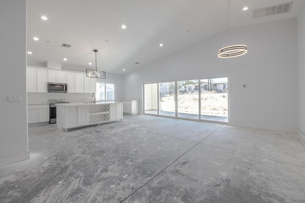 61723 Desert Air Road