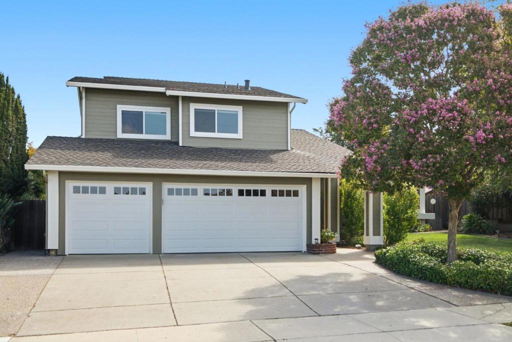Photo of 5352 Hounds EST, San Jose, CA 95135 (MLS # ML82059647)