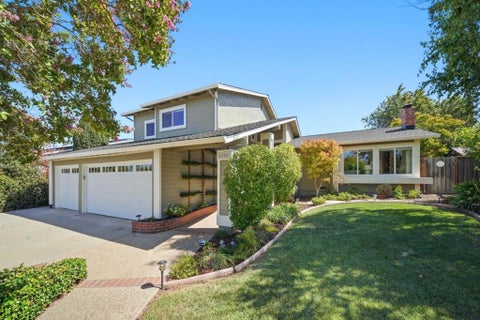 Photo of 5352 Hounds EST, San Jose, CA 95135 (MLS # ML82059647)