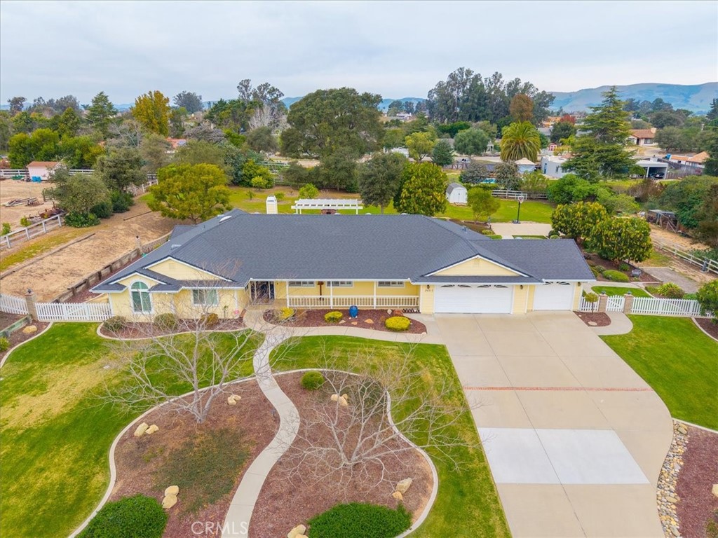 PROPERTIES 243 Ruby Lane