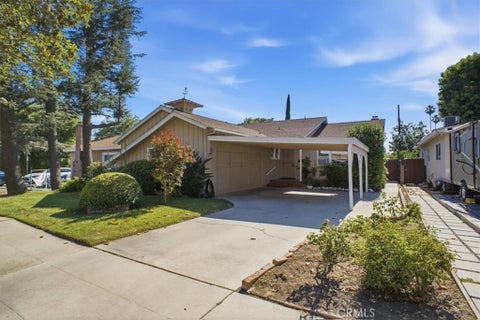 Photo of 7007 Whitaker AVE, Lake Balboa, CA 91406 (MLS # SR26130904)