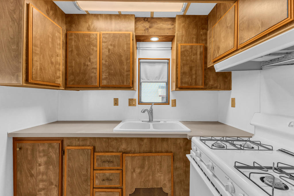 Sungate - Manufactured In Park