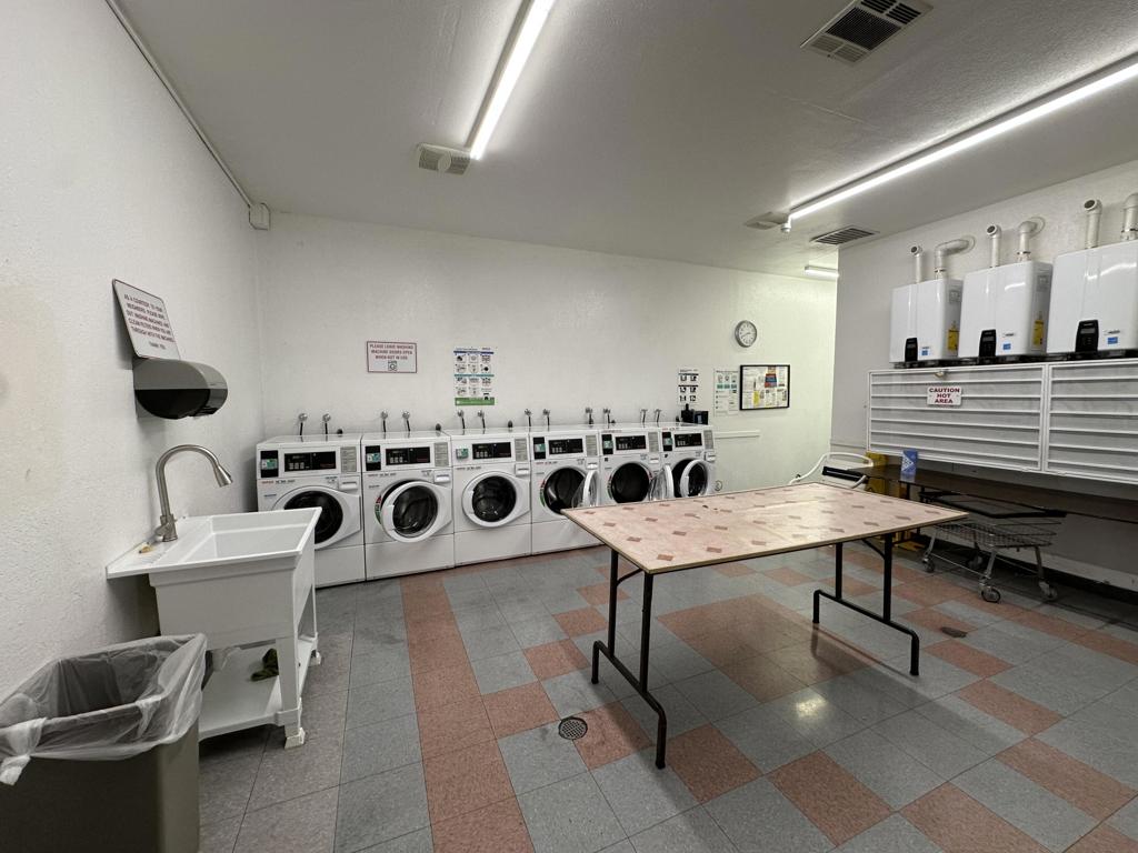 Sungate - Manufactured In Park