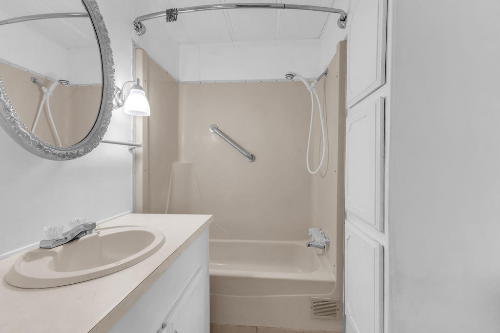 Sungate - Manufactured In Park