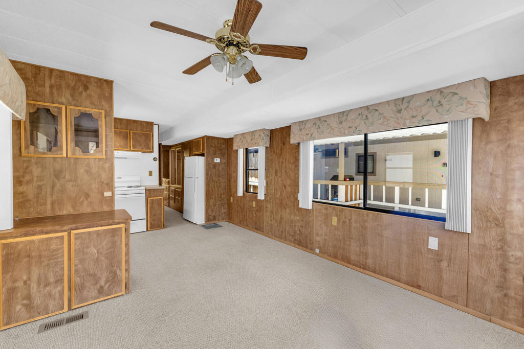 Sungate - Manufactured In Park