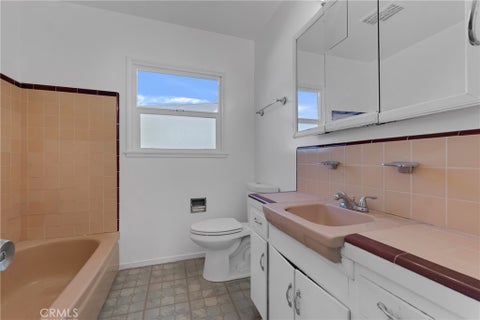 Tiny photo for 20743 Strathern ST, Winnetka, CA 91306 (MLS # SR26225013)