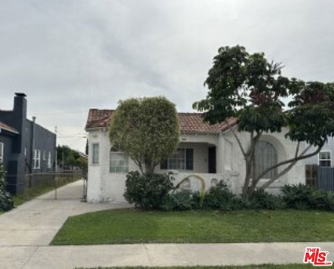 Photo of 1120 W 64th Street, Los Angeles, CA 90044 (MLS # 26103372)