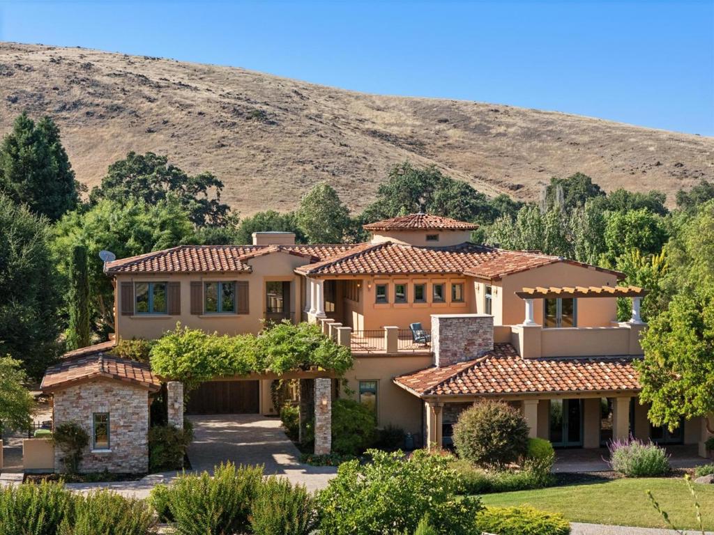 1295 Lions Peak Lane