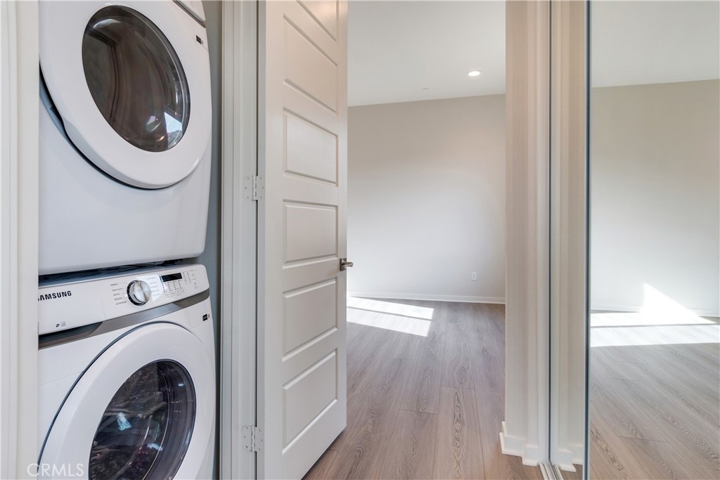 Pacific Royal Oaks - Residential