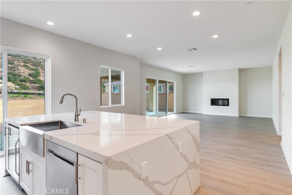 Pacific Royal Oaks - Residential