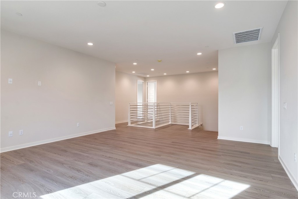 Pacific Royal Oaks - Residential