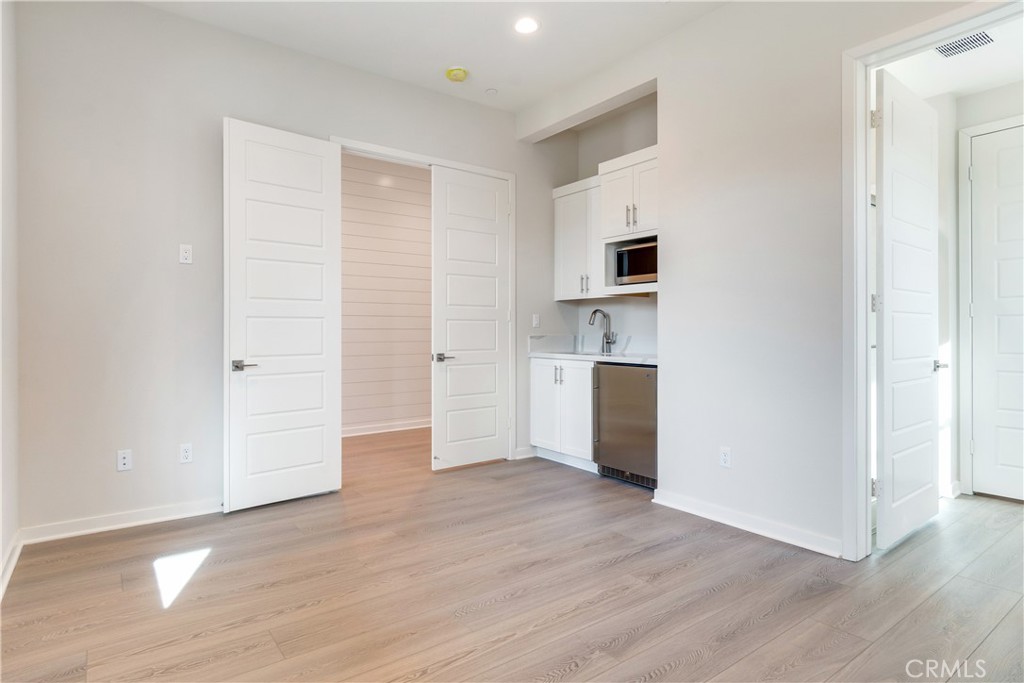 Pacific Royal Oaks - Residential