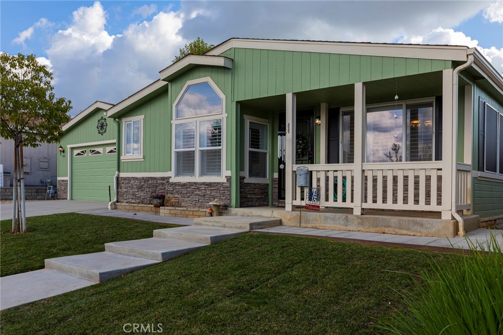 10961 Desert Lawn Dr 380