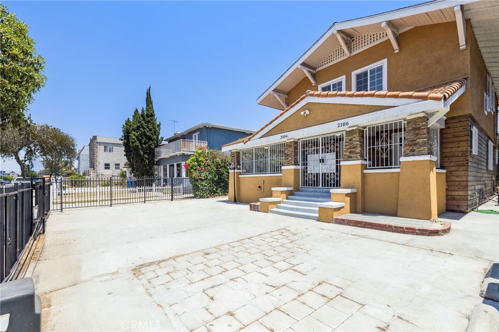 2104 Crenshaw Boulevard