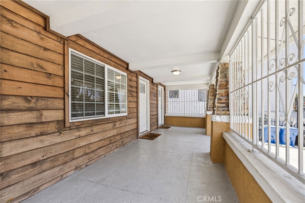 2104 Crenshaw Boulevard