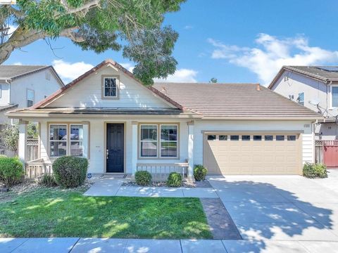Photo of 4681 Big Bear Rd RD, Oakley, CA 94561 (MLS # 41139079)