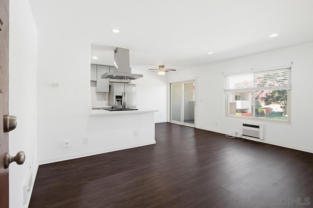 9598 Carroll Canyon 266