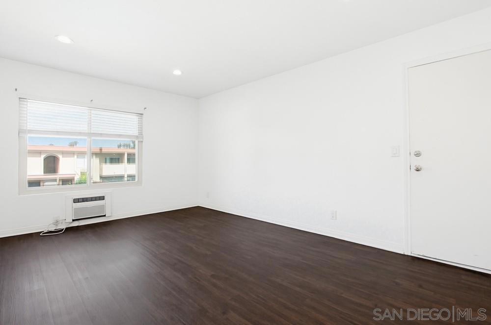 9598 Carroll Canyon 266