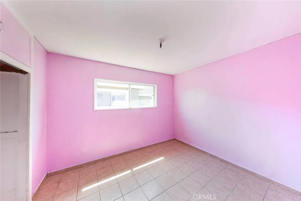 Wilmington, California 90744, United States, 2 Bedrooms Bedrooms, ,1 BathroomBathrooms,Residential,Pending,208904