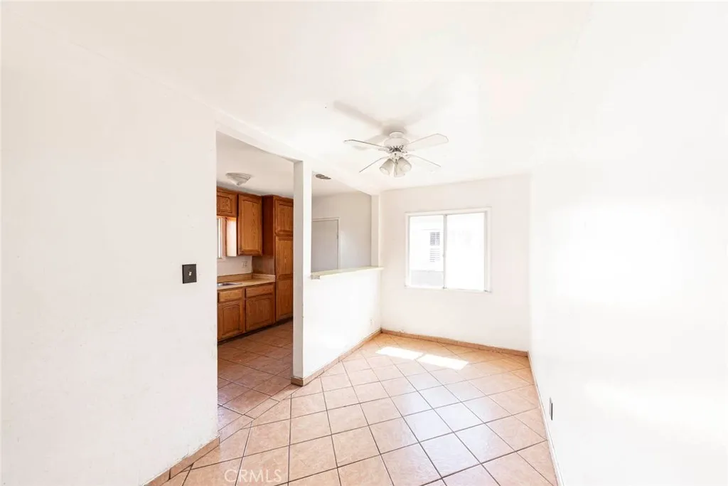 Wilmington, California 90744, United States, 2 Bedrooms Bedrooms, ,1 BathroomBathrooms,Residential,Pending,208904