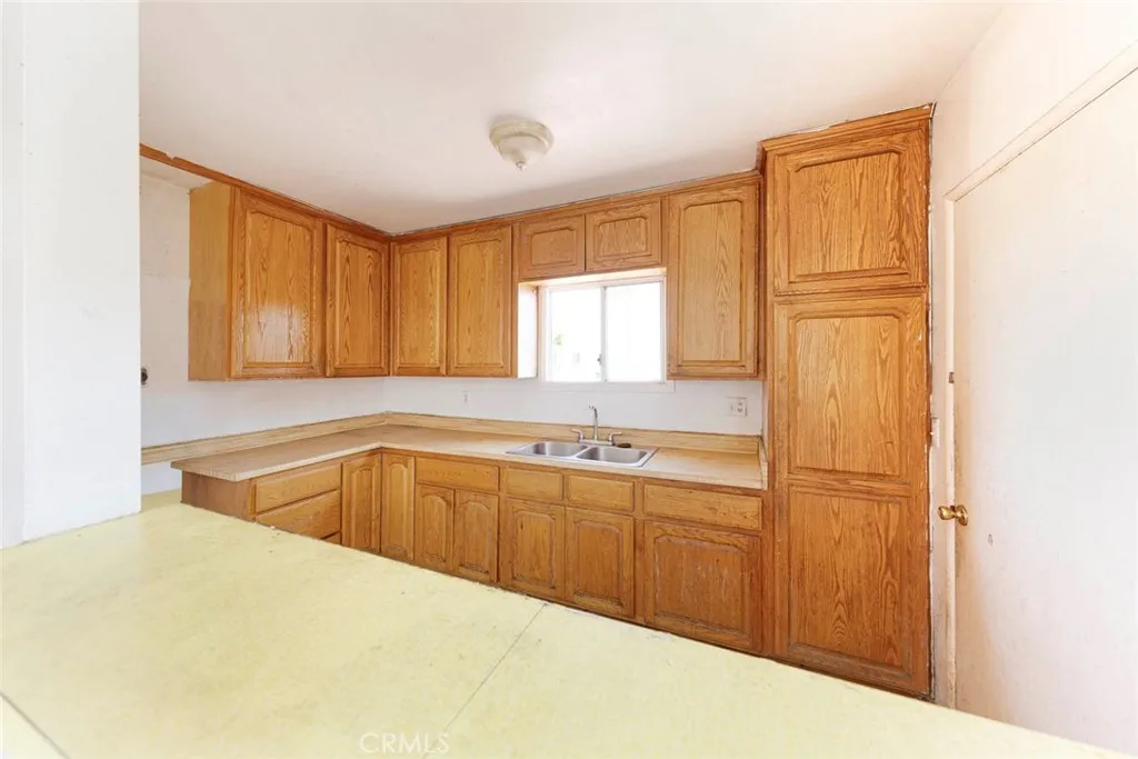 Wilmington, California 90744, United States, 2 Bedrooms Bedrooms, ,1 BathroomBathrooms,Residential,Pending,208904
