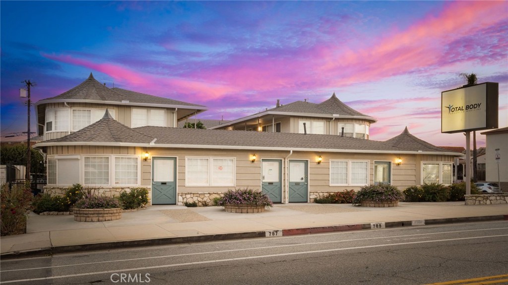 918 S Cabrillo Avenue