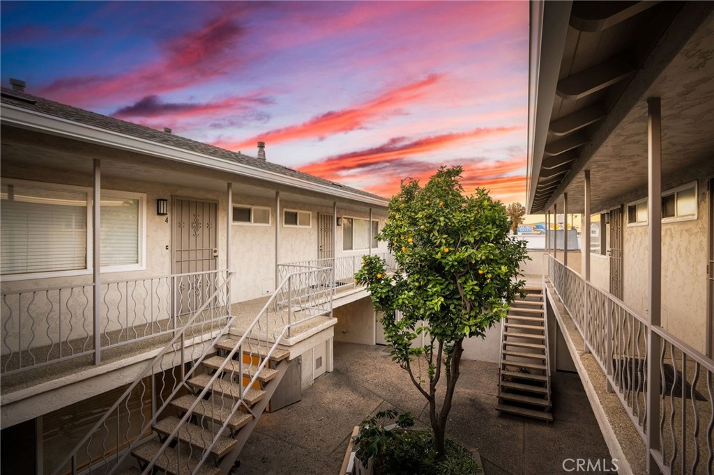 918 S Cabrillo Avenue