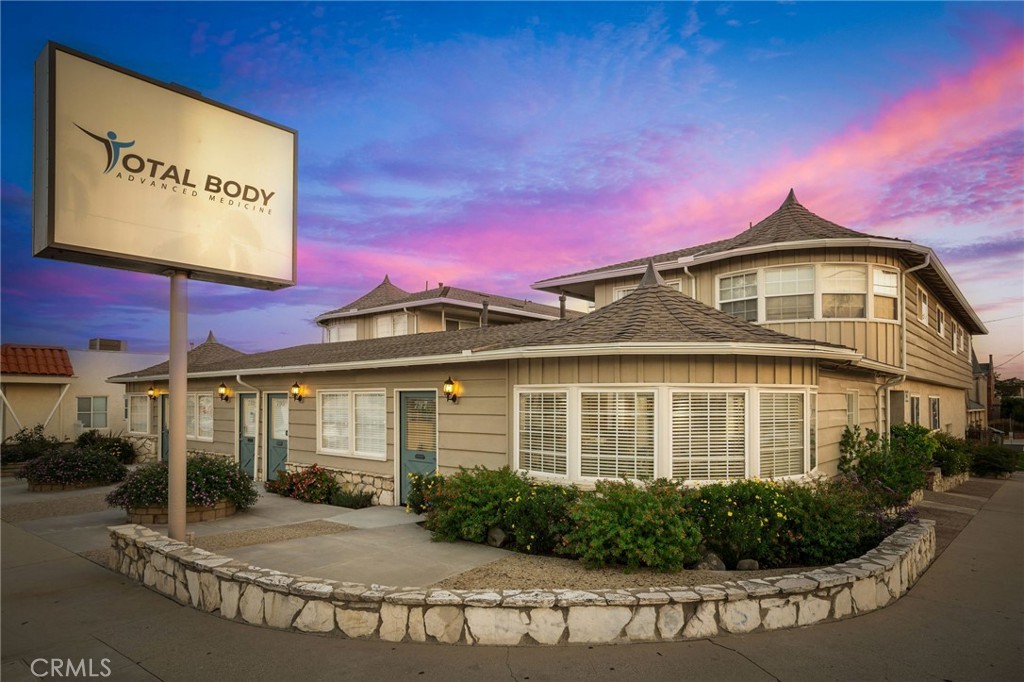 918 S Cabrillo Avenue