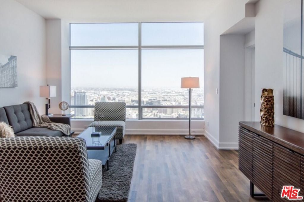 900 W Olympic Boulevard 39E